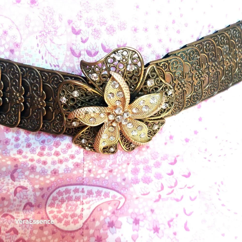 VINTAGE METAL SCALLOPED ELASTIC BELT RHINESTONES FLOWER BUCKLE HANDCRAFTED